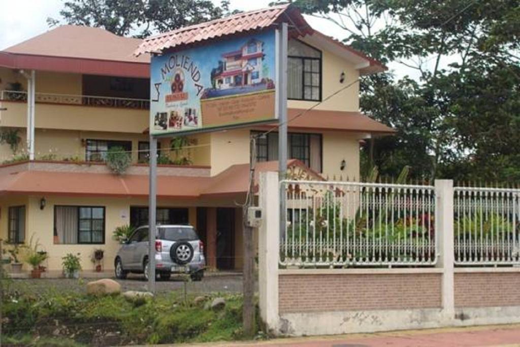Hostal La Molienda Пуьо Екстериор снимка