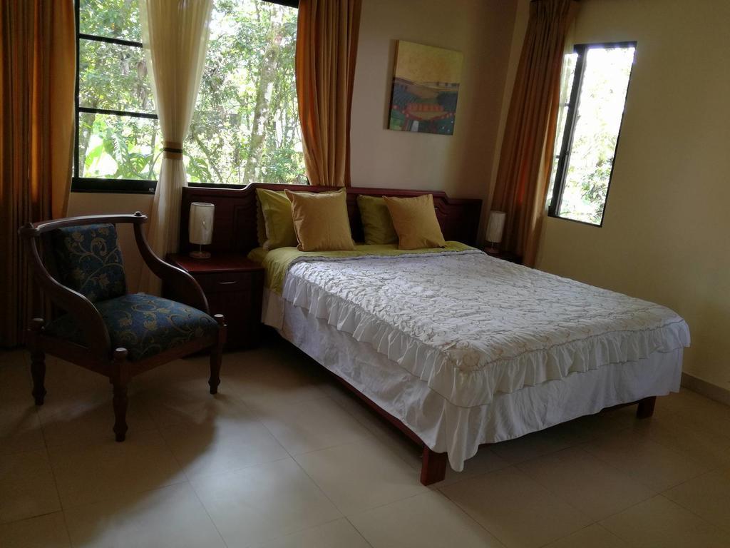 Hostal La Molienda Пуьо Екстериор снимка