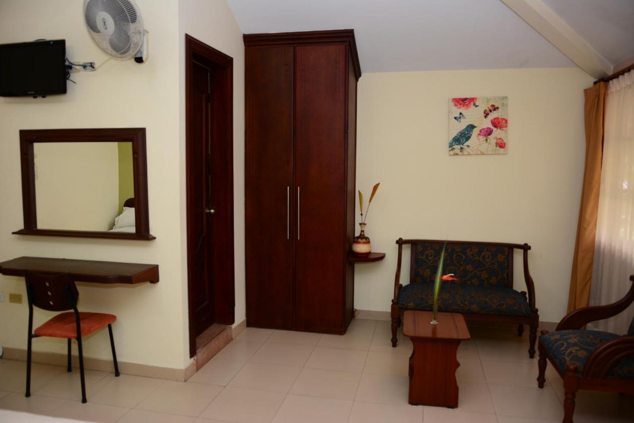 Hostal La Molienda Пуьо Екстериор снимка